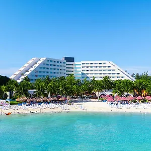 Oasis Palm Resort Cancún